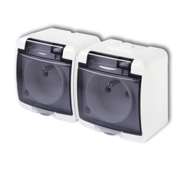 Gniazdo podwójne z uziemieniem 2x(2P+Z) (klapka dymna; bez przesłon) biały JUNIOR